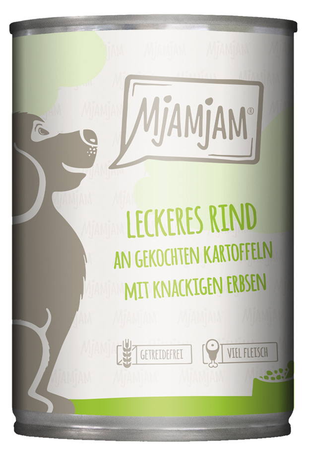 leckeres Rind an gekochten Kartoffeln mit knackigen Erbsen