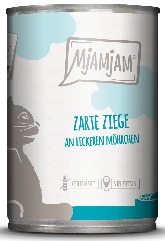 zarte Ziege an leckeren Möhrchen