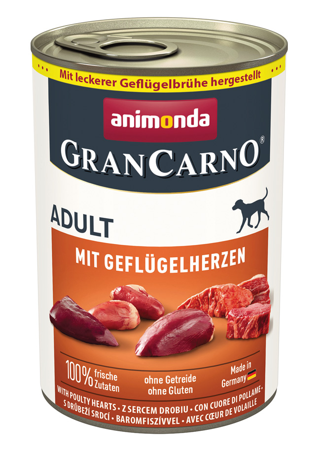Adult mit Geflügelherzen